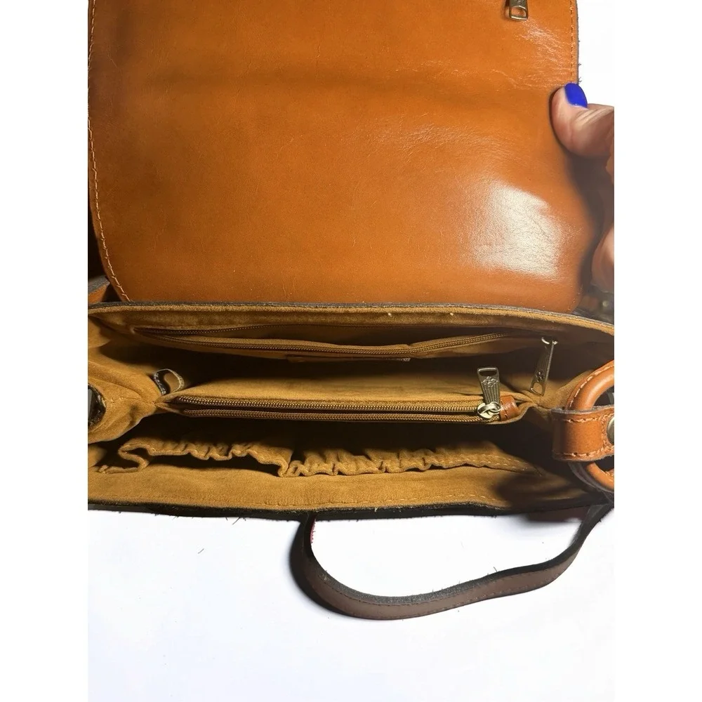 Patricia Nash Leandra Crossbody Leather Purse Beautiful Girl Floral Design EUC